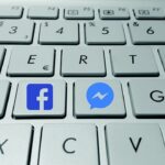 Jak zadać pytanie na Messenger?